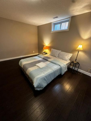 Pocket Friendly Room-Plaza, bus stop walking distance!3